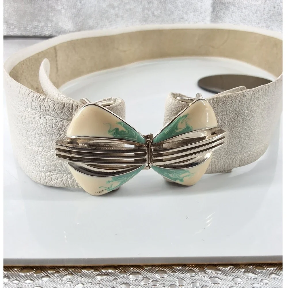 Unbranded vintage cream